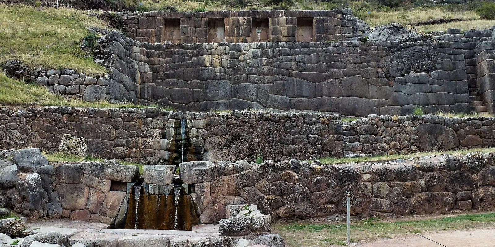 Inka Mach'ay, Peru